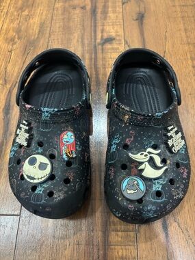 Crocs Disney Nightmare Before Christmas Clogs Kids Size J1 Halloween Spooky